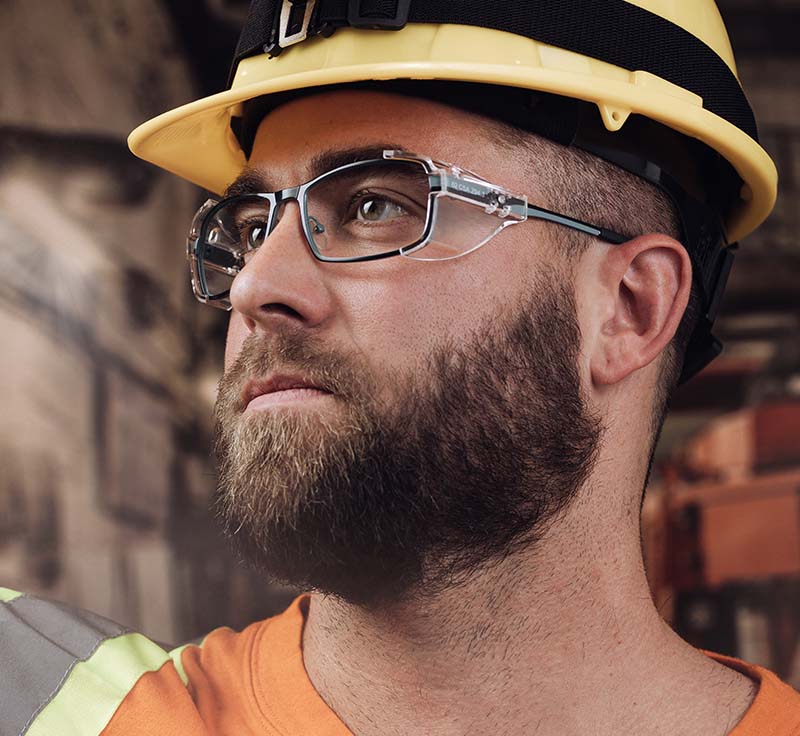 Man wearing Nolan frames