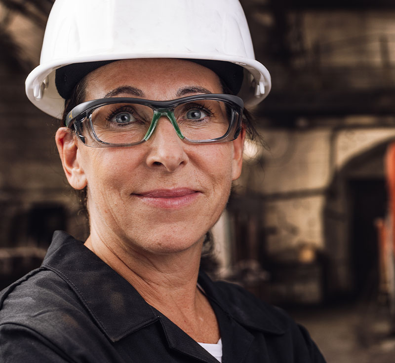 Woman wearing Tomy frame